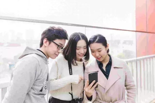 男生和女生引发痘痘的原因，居然不一样