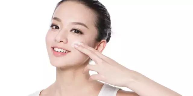 你知道你长痘的原因吗？这些小习惯教你远离痘痘