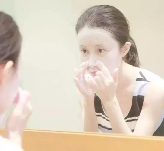 脸上长痘痘能不能化妆？