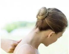 豆尚告你痘痘长到脖子上是怎么回事？